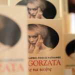 Autorzy książki „Małgorzata idzie na wojnę" - prezydent Kielc Wojciech Lubawski oraz wieloletni dziennikarz Echa Dnia Tomasz Natkaniec spotkali się dziś z czytelnikami w Kieleckim Centrum Kultury. / Wojciech Habdas / Radio Kielce