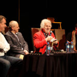 Autorzy książki „Małgorzata idzie na wojnę" - prezydent Kielc Wojciech Lubawski oraz wieloletni dziennikarz Echa Dnia Tomasz Natkaniec spotkali się dziś z czytelnikami w Kieleckim Centrum Kultury. / Wojciech Habdas / Radio Kielce