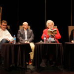 Autorzy książki „Małgorzata idzie na wojnę" - prezydent Kielc Wojciech Lubawski oraz wieloletni dziennikarz Echa Dnia Tomasz Natkaniec spotkali się dziś z czytelnikami w Kieleckim Centrum Kultury. / Wojciech Habdas / Radio Kielce