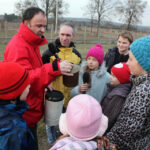 Dzień dobry dzieci ze Stacji Hydrologiczno-Meteorologicznej w Sukowie  (23 lutego 2014) / Wojciech Habdas / Radio Kielce