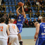 Pierwszy mecz półfinału play-off koszykarzy UMKS Kielce - Księżak Łowicz / Kamil Król / Radio Kielce