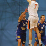 Pierwszy mecz półfinału play-off koszykarzy UMKS Kielce - Księżak Łowicz / Kamil Król / Radio Kielce