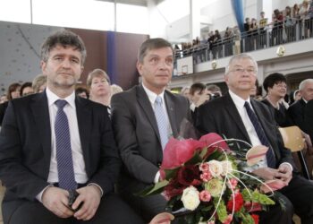 Senator PiS Krzysztof Słoń (z lewej), Andrzej Pruś - sekretarz PiS (w środku) oraz Krzysztof  Lipiec (z prawej) / Kamil Król / Radio Kielce
