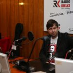 Zespól Mafia w Made In Kielce wraz ze słuchaczami, którzy zaśpiewali ich piosenkę. / Stanisław Blinstrub / Radio Kielce