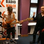 Zespól Mafia w Made In Kielce wraz ze słuchaczami, którzy zaśpiewali ich piosenkę. / Stanisław Blinstrub / Radio Kielce