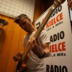 Zespól Mafia w Made In Kielce wraz ze słuchaczami, którzy zaśpiewali ich piosenkę. / Stanisław Blinstrub / Radio Kielce