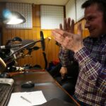 Zespól Mafia w Made In Kielce wraz ze słuchaczami, którzy zaśpiewali ich piosenkę. / Stanisław Blinstrub / Radio Kielce