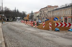 Remont Placu obok WDK / Stanisław Blinstrub / Radio Kielce