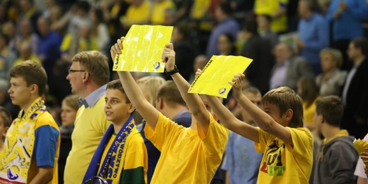 Piła krze ręczni Vive Targi Kielce pokonali Orlen Wisłę Płock 34:26 (20:13) / Stanisław Blinstrub / Radio Kielce