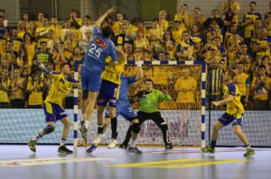 Piła krze ręczni Vive Targi Kielce pokonali Orlen Wisłę Płock 34:26 (20:13) / Stanisław Blinstrub / Radio Kielce