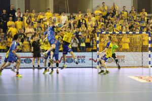 Piła krze ręczni Vive Targi Kielce pokonali Orlen Wisłę Płock 34:26 (20:13) / Stanisław Blinstrub / Radio Kielce