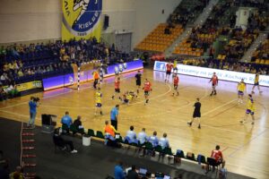 Vive Targi Kielc pokonały we własnej hali Stal Mielec 43:33, prowadząc do prezerwy 19:18. / Stanisław Blinstrub / Radio Kielce
