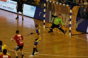 Vive Targi Kielc pokonały we własnej hali Stal Mielec 43:33, prowadząc do prezerwy 19:18. / Stanisław Blinstrub / Radio Kielce