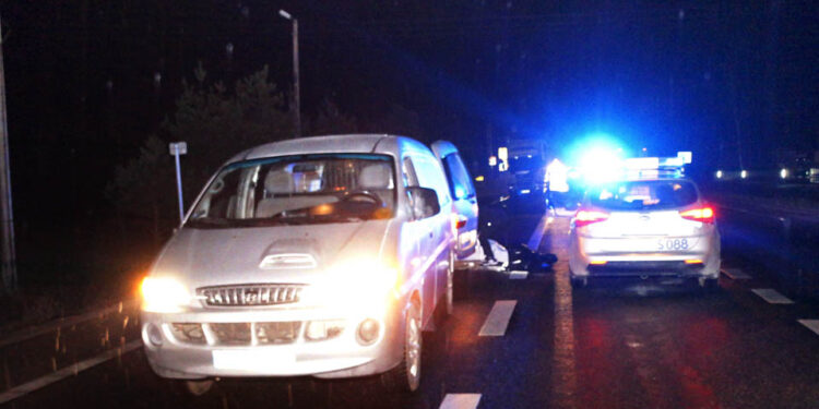 Ciężarowa Scania, prowadzona przez 42-letniego mężczyznę, potrąciła pieszego. / Bartłomiej Zapała / Radio Kielce