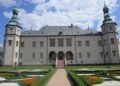 Świętokrzyskie na Fali. Przybij Piątkę z Radiem Kielce na dziedzińcu Muzeum Narodowego w Kielcach. / Konrad Łużniak / Radio Kielce