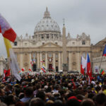 Uroczystość kanonizacji Jana Pawła II i Jana XXIII. Wsród uczestników dzisiejszej Kanonizacji, polacy stanowili