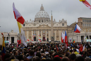 Uroczystość kanonizacji Jana Pawła II i Jana XXIII. Wsród uczestników dzisiejszej Kanonizacji, polacy stanowili