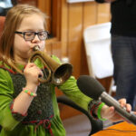 Dzień Dobry Dzieci o tradycjach Śmingusa-Dyngusa / Piotr Michalski / Radio Kielce