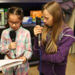 Audycja Dzień Dobry Dzieci ze sklepu zoologicznego FAUN ZOO, mieszczącego się w kieleckiej Galerii Korona / Piotr Michalski / Radio Kielce