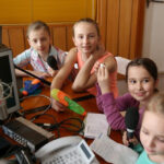 Dzień Dobry Dzieci o tradycjach Śmingusa-Dyngusa / Piotr Michalski / Radio Kielce