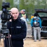 Rzecznik świętokrzyskiej policji Grzegorz Dudek na miejscu oględzin / Krzysztof Żołądek / Radio Kielce