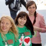 Bieg w Kaskach na Politechnice Świętokrzyskiej - uczestniczki biegu / Stanisław Blinstrub / Radio Kielce