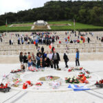 Kanonizacja Jana XXIII I Jana Pawła II - Pielgrzymi na Polskim Cmentarzu Wojennym na Monte Cassino / Wojciech Habdas / Radio Kielce