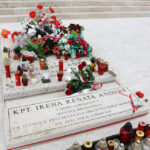 Kanonizacja Jana XXIII I Jana Pawła II - Monte Cassino, grób Generała Władysława Andersa i Ireny Anders. / Wojciech Habdas / Radio Kielce