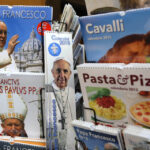 Kanonizacja Jana XXIII I Jana Pawła II - Pielgrzymi w Castel Gandolfo / Wojciech Habdas / Radio Kielce