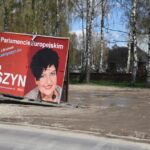 Przyczepa Joanny Senyszyn przy cmentarzu na Piaskach / Stanisław Blinstrub / Radio Kielce