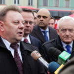 Przewodniczący SLD Leszek Miller przyjechał we wtorek do Kielc i Starachowic specjalnym autobusem. Sylwester Kwiecień / Wojciech Habdas / Radio Kielce