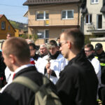 Szlakiem najstarszej w Polsce kalwarii, wiodącej z Nowej Słupi na Święty Krzyż, przeszła w piątek w południe droga krzyżowa. / Krzysztof Żołądek / Radio Kielce