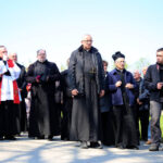 Szlakiem najstarszej w Polsce kalwarii, wiodącej z Nowej Słupi na Święty Krzyż, przeszła w piątek w południe droga krzyżowa. Ojciec Zygfryd Wiecha, superior klasztoru Ojców Oblatów na Św. Krzyżu / Krzysztof Żołądek / Radio Kielce