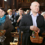 Święcenie pokarmów w Wielką Sobotę / Kamil Król / Radio Kielce