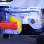 Specjalne stoisko poświęcone naprawom powypadkowym podczas targów Moto Show w Poznaniu / Robert Felczak / Radio Kielce