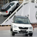 Specjalny tor z przeszkodami podczas największych targów motoryzacyjnych w Polsce / Robert Felczak / Radio Kielce