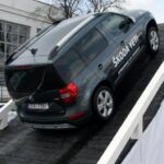 Specjalny tor z przeszkodami podczas największych targów motoryzacyjnych w Polsce / Robert Felczak / Radio Kielce