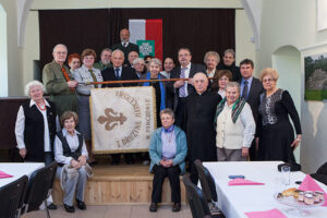 W Pińczowie odbyły się uroczystości upamiętniania 74 rocznicy zbrodni katyńskiej, 4 rocznicy katastrofy smoleńskiej, a także z okazji powrotu do Pińczowa po renowacji 95 letniego sztandaru Pierwszej Drużyny Harcerskiej z 1919 roku. / Radio Kielce