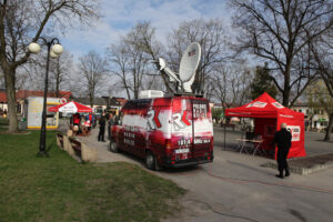 07.04.2014 Włoszczowa. Radio Kielce na 100FM. Jesteśmy na Rynku. / Wojciech Habdas / Radio Kielce