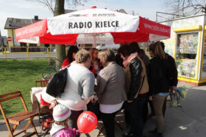 07.04.2014 Włoszczowa. Radio Kielce na 100FM. Jesteśmy na Rynku. / Wojciech Habdas / Radio Kielce