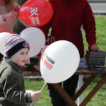 07.04.2014 Włoszczowa. Radio Kielce rozpoczyna nadawanie na 100FM. Spotkaliśmy się z słuchaczami na włoszczowskim rynku. / Wojciech Habdas / Radio Kielce