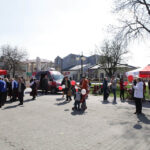 07.04.2014 Włoszczowa. Radio Kielce rozpoczyna nadawanie na 100FM. Spotkaliśmy się z słuchaczami na włoszczowskim rynku. / Wojciech Habdas / Radio Kielce