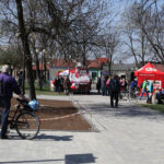 07.04.2014 Włoszczowa. Radio Kielce rozpoczyna nadawanie na 100FM. Spotkaliśmy się z słuchaczami na włoszczowskim rynku. / Wojciech Habdas / Radio Kielce