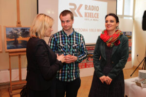 07.04.2014 Włoszczowa. Radio Kielce rozpoczyna nadawanie na 100FM. W Domu Kultury, oficjalnie rozpoczęła pracę terenowa redakcja Radia Kielce. / Wojciech Habdas / Radio Kielce