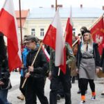 Oprawę marszu stanowili też harcerze i młodzież z kieleckich szkół / Stanisław Blinstrub / Radio Kielce