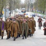 W przemarszu ulicami Kielc wzięli udział członkowie grup rekonstrukcyjnych / Stanisław Blinstrub / Radio Kielce