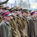 W przemarszu ulicami Kielc wzięli udział członkowie grup rekonstrukcyjnych / Stanisław Blinstrub / Radio Kielce