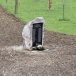 Tablica upamiętniająca pomordowanych / Stanisław Blinstrub / Radio Kielce