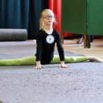 4 Konkurs Talentów w Szkole Podstawowej nr 8  - uczestniczka konkursu w kategorii akrobatyka Amelia Sobolewska / Stanisław Blinstrub / Radio Kielce