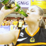 Trzeci mecz finału play off I ligi siatkarek: Karpaty Krosno - AZS KSZO Ostrowiec. Awans ostrowczanek do Orlen Ligi / Kamil Król / Radio Kielce